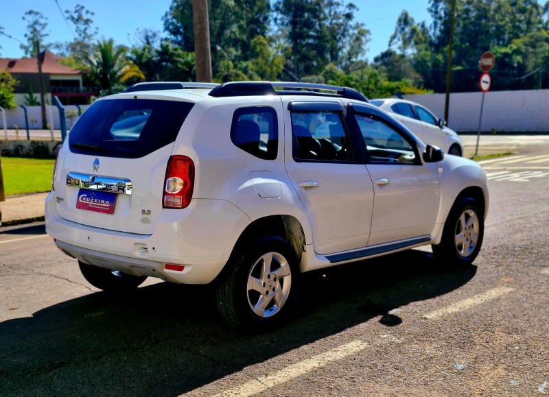 RENAULT DUSTER 2.0 DYNAMIQUE 4X2 16V 2015/2015 CRUZEIRO MULTIMARCAS CRUZEIRO DO SUL / Carros no Vale