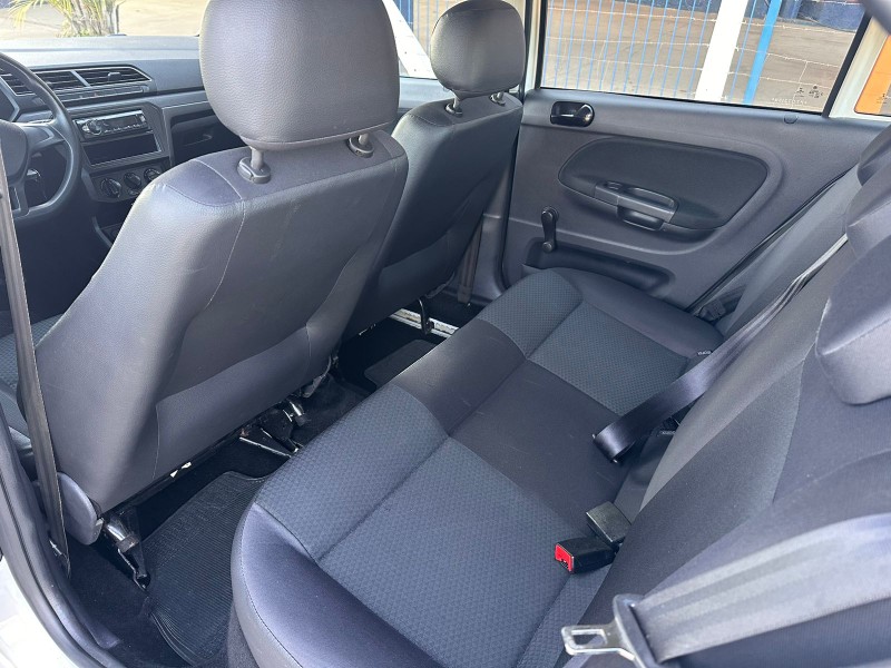 VOLKSWAGEN GOL 1.0 /2023 MENEGHINI VEÍCULOS ARROIO DO MEIO / Carros no Vale