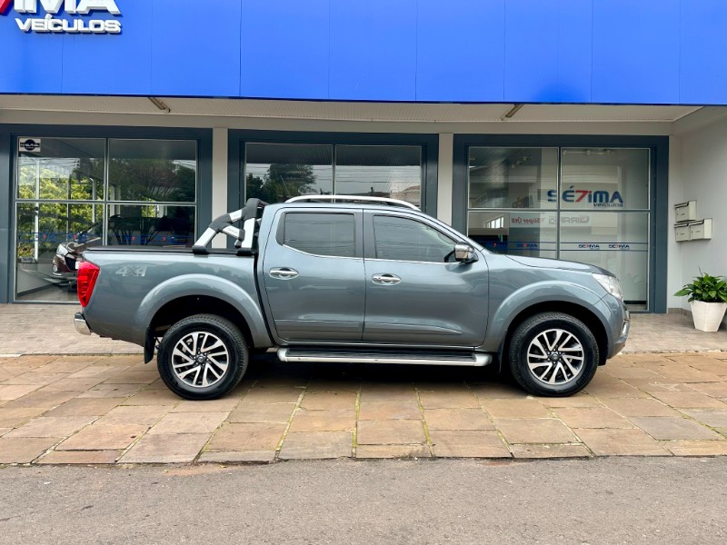 NISSAN FRONTIER LE 2.3 BI-TURBO 4X4 AT 2020/2021 SÉTIMA VEÍCULOS GUAPORÉ / Carros no Vale