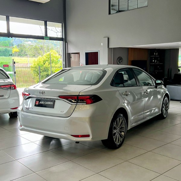 TOYOTA COROLLA 2.0 XEI 16V 2020/2020 JOÃO CARROS MULTIMARCAS GUAPORÉ / Carros no Vale TOYOTA COROLLA 2.0 XEI 16V 2020/2020 JOÃO CARROS MULTIMARCAS GUAPORÉ / Carros no Vale