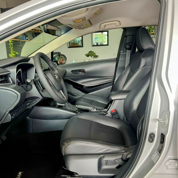 TOYOTA COROLLA 2.0 XEI 16V 2020/2020 JOÃO CARROS MULTIMARCAS GUAPORÉ / Carros no Vale TOYOTA COROLLA 2.0 XEI 16V 2020/2020 JOÃO CARROS MULTIMARCAS GUAPORÉ / Carros no Vale