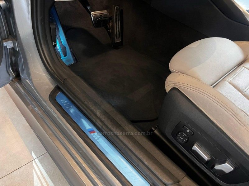 BMW 320I 2.0 M SPORT 16V TURBO ACTIVEFLEX 2022/2023 AUTOGRIF MOTORS CAMPO BOM / Carros no Vale