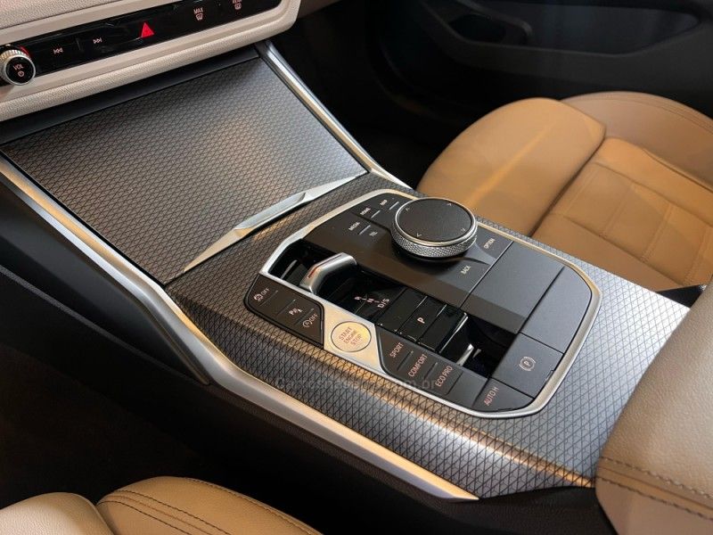 BMW 320I 2.0 M SPORT 16V TURBO ACTIVEFLEX 2022/2023 AUTOGRIF MOTORS CAMPO BOM / Carros no Vale