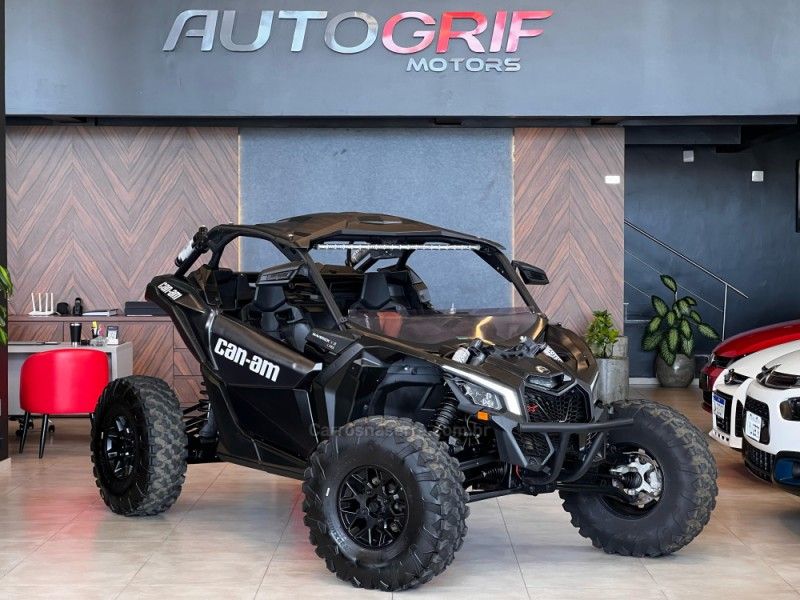CAN-AM MAVERICK XRS X3 XRS TURBO RR SMART SHOX 2018/2018 AUTOGRIF MOTORS CAMPO BOM / Carros no Vale