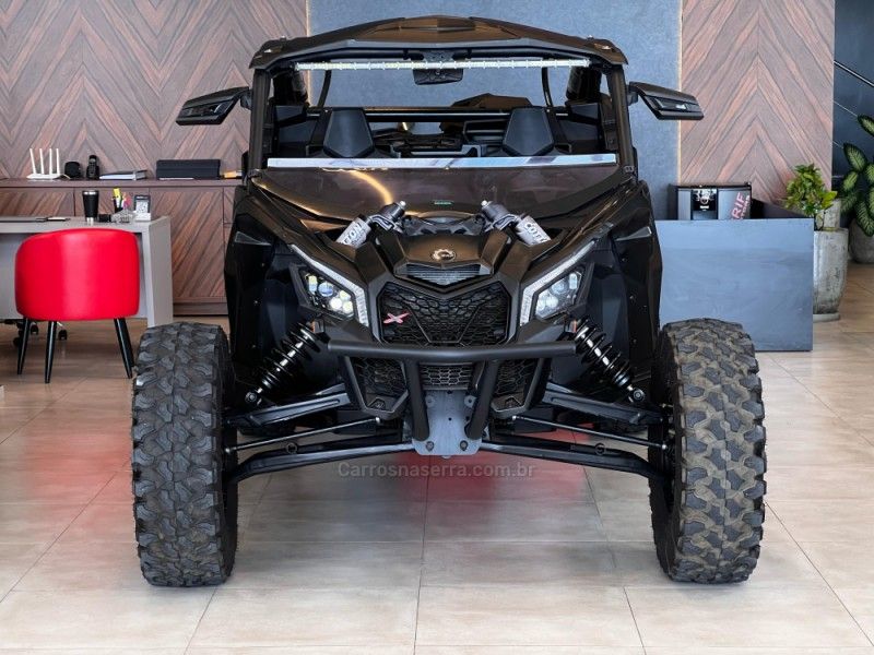 CAN-AM MAVERICK XRS X3 XRS TURBO RR SMART SHOX 2018/2018 AUTOGRIF MOTORS CAMPO BOM / Carros no Vale