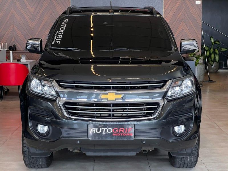 CHEVROLET TRAILBLAZER 2.8 LTZ 4X4 16V TURBO 2017/2018 AUTOGRIF MOTORS CAMPO BOM / Carros no Vale