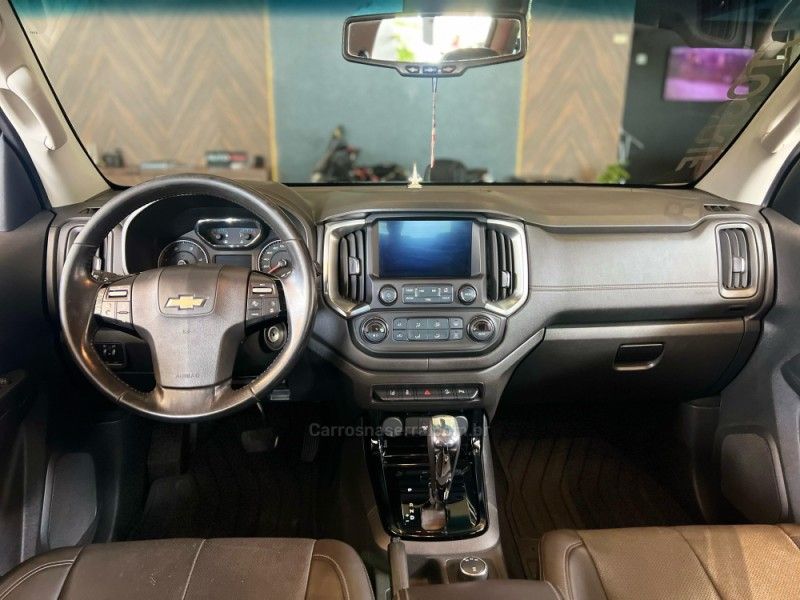 CHEVROLET TRAILBLAZER 2.8 LTZ 4X4 16V TURBO 2017/2018 AUTOGRIF MOTORS CAMPO BOM / Carros no Vale