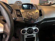 FORD FIESTA 1.6 SE STYLE HATCH 16V 2018/2018 AUTOGRIF MOTORS CAMPO BOM / Carros no Vale