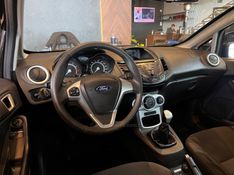 FORD FIESTA 1.6 SE STYLE HATCH 16V 2018/2018 AUTOGRIF MOTORS CAMPO BOM / Carros no Vale