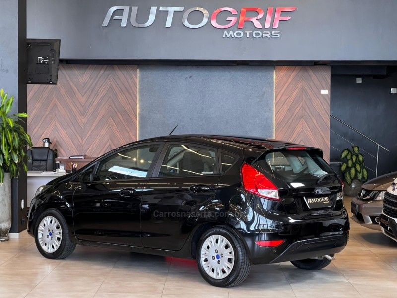 FORD FIESTA 1.6 SE STYLE HATCH 16V 2018/2018 AUTOGRIF MOTORS CAMPO BOM / Carros no Vale