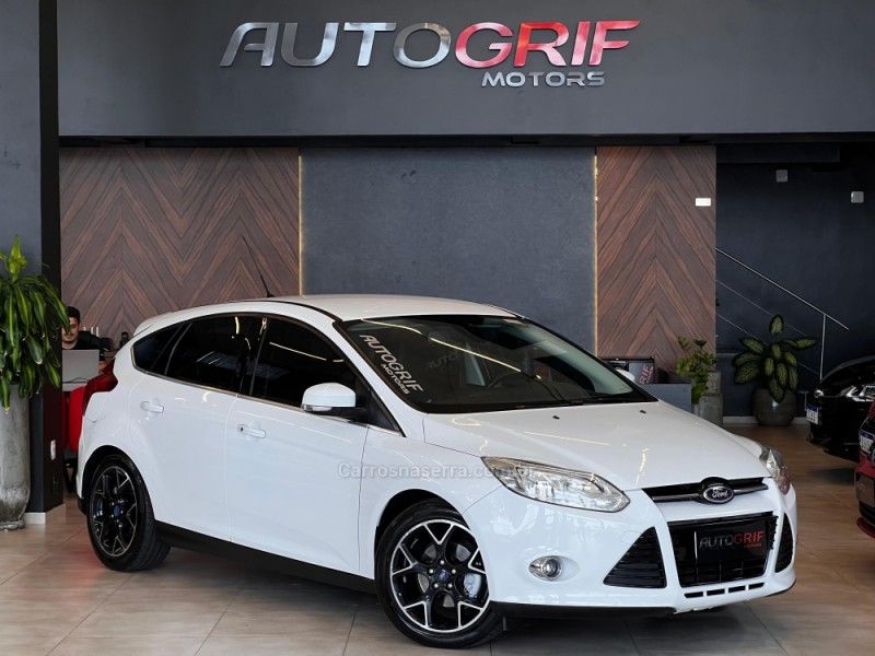 FORD FOCUS 2.0 TITANIUM HATCH 16V 2015/2015 AUTOGRIF MOTORS CAMPO BOM / Carros no Vale