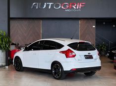 FORD FOCUS 2.0 TITANIUM HATCH 16V 2015/2015 AUTOGRIF MOTORS CAMPO BOM / Carros no Vale