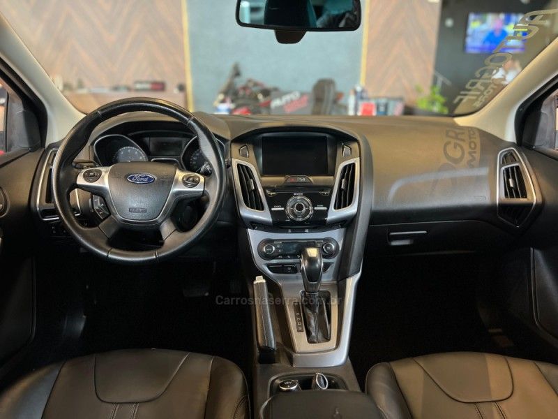 FORD FOCUS 2.0 TITANIUM HATCH 16V 2015/2015 AUTOGRIF MOTORS CAMPO BOM / Carros no Vale