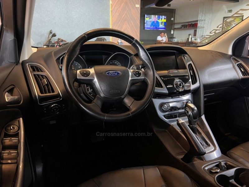 FORD FOCUS 2.0 TITANIUM HATCH 16V 2015/2015 AUTOGRIF MOTORS CAMPO BOM / Carros no Vale