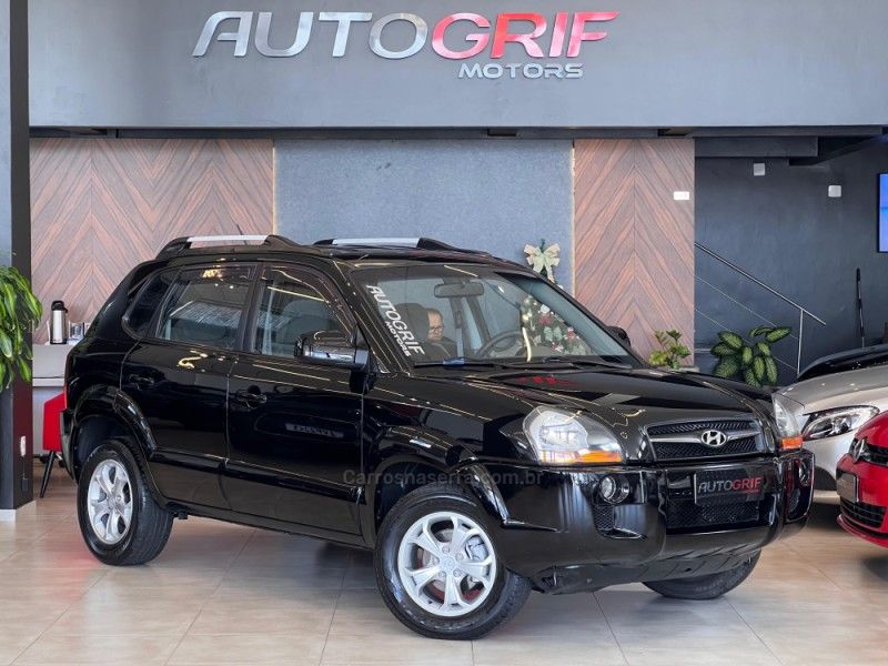 HYUNDAI TUCSON 2.0 MPFI GLS 16V 143CV 2WD 2012/2013 AUTOGRIF MOTORS CAMPO BOM / Carros no Vale