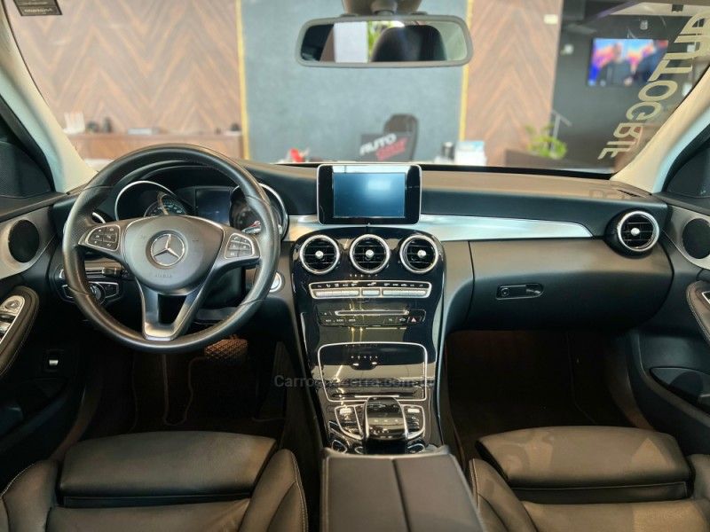 MERCEDES-BENZ C 250 2.0 CGI AVANTGARDE TURBO 16V 2017/2018 AUTOGRIF MOTORS CAMPO BOM / Carros no Vale