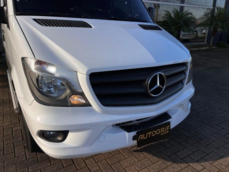 MERCEDES-BENZ SPRINTER 2.2 CHASSI 415 LONGO 3P 2017/2017 AUTOGRIF MOTORS CAMPO BOM / Carros no Vale