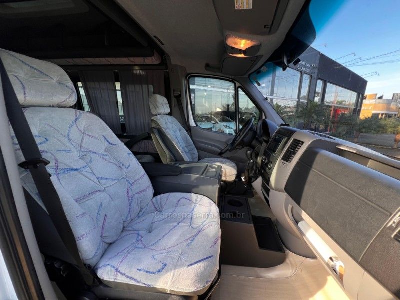 MERCEDES-BENZ SPRINTER 2.2 CHASSI 415 LONGO 3P 2017/2017 AUTOGRIF MOTORS CAMPO BOM / Carros no Vale