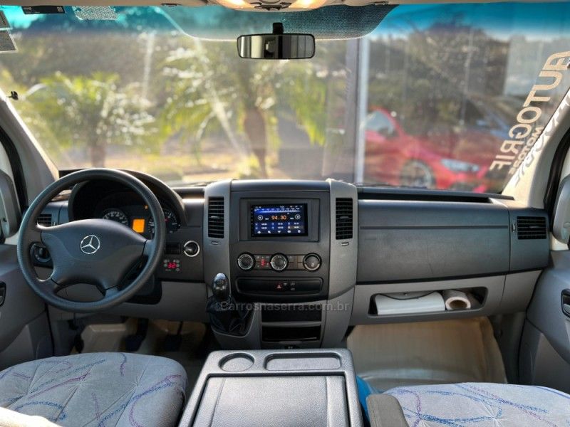 MERCEDES-BENZ SPRINTER 2.2 CHASSI 415 LONGO 3P 2017/2017 AUTOGRIF MOTORS CAMPO BOM / Carros no Vale