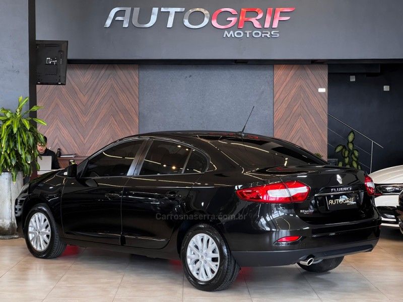 RENAULT FLUENCE 2.0 DYNAMIQUE PLUS 16V 2017/2018 AUTOGRIF MOTORS CAMPO BOM / Carros no Vale