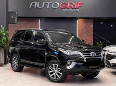 TOYOTA HILUX SW4 2.7 SRV 4X2 16V 7 LUGARES 2017/2018 AUTOGRIF MOTORS CAMPO BOM / Carros no Vale