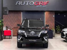 TOYOTA HILUX SW4 2.7 SRV 4X2 16V 7 LUGARES 2017/2018 AUTOGRIF MOTORS CAMPO BOM / Carros no Vale