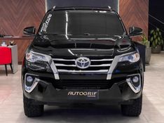 TOYOTA HILUX SW4 2.7 SRV 4X2 16V 7 LUGARES 2017/2018 AUTOGRIF MOTORS CAMPO BOM / Carros no Vale