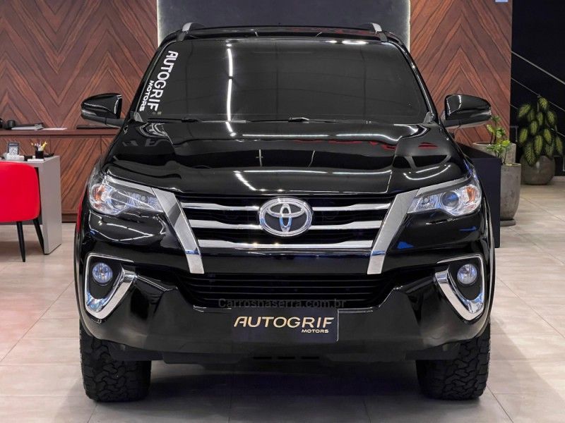 TOYOTA HILUX SW4 2.7 SRV 4X2 16V 7 LUGARES 2017/2018 AUTOGRIF MOTORS CAMPO BOM / Carros no Vale