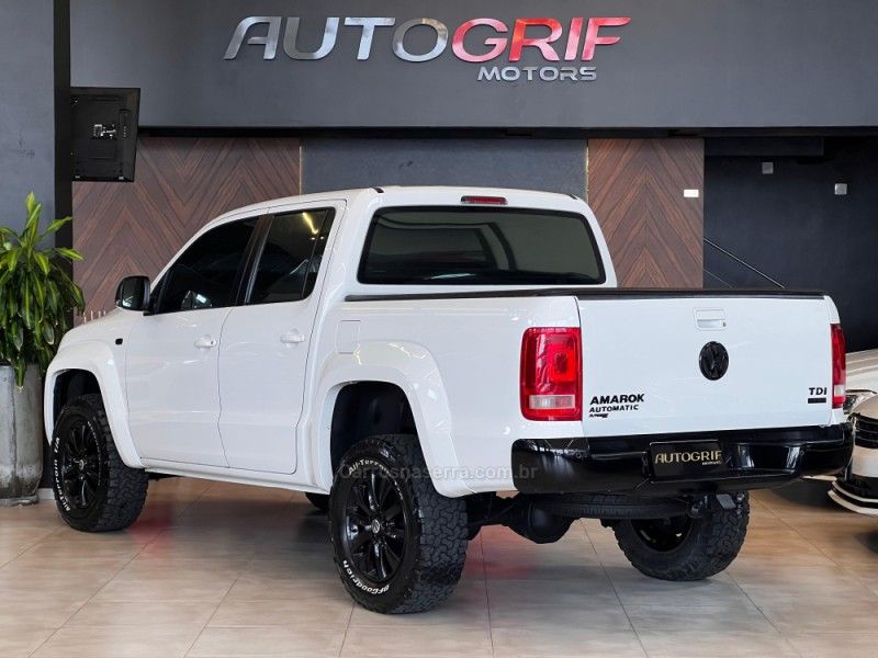 VOLKSWAGEN AMAROK 2.0 HIGHLINE 4X4 CD 16V TURBO INTERCOOLER 2015/2016 AUTOGRIF MOTORS CAMPO BOM / Carros no Vale