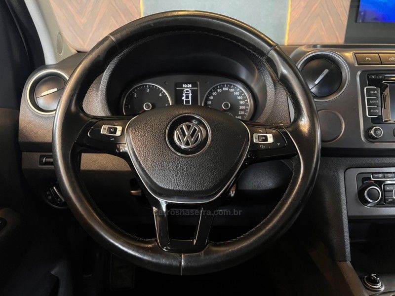 VOLKSWAGEN AMAROK 2.0 HIGHLINE 4X4 CD 16V TURBO INTERCOOLER 2015/2016 AUTOGRIF MOTORS CAMPO BOM / Carros no Vale