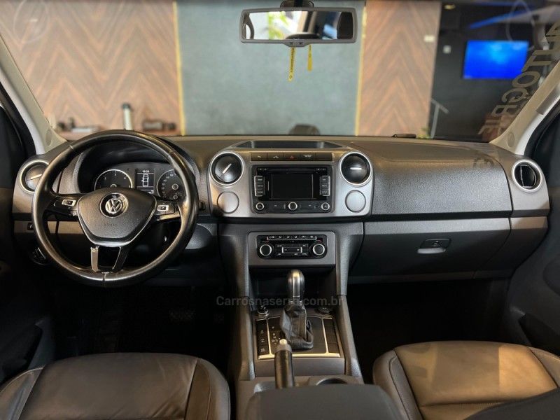 VOLKSWAGEN AMAROK 2.0 HIGHLINE 4X4 CD 16V TURBO INTERCOOLER 2015/2016 AUTOGRIF MOTORS CAMPO BOM / Carros no Vale