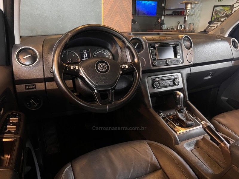VOLKSWAGEN AMAROK 2.0 HIGHLINE 4X4 CD 16V TURBO INTERCOOLER 2015/2016 AUTOGRIF MOTORS CAMPO BOM / Carros no Vale