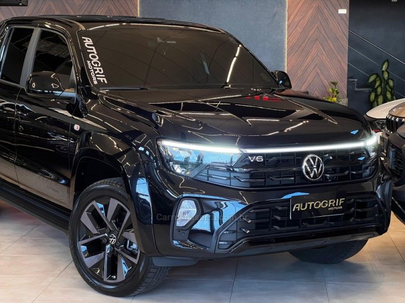VOLKSWAGEN AMAROK 3.0 V6 EXTREME CD 4X4 AUTOMÁTICO 2024/2025 AUTOGRIF MOTORS CAMPO BOM / Carros no Vale
