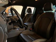 VOLKSWAGEN AMAROK 3.0 V6 EXTREME CD 4X4 AUTOMÁTICO 2024/2025 AUTOGRIF MOTORS CAMPO BOM / Carros no Vale