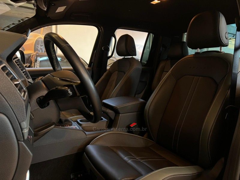 VOLKSWAGEN AMAROK 3.0 V6 EXTREME CD 4X4 AUTOMÁTICO 2024/2025 AUTOGRIF MOTORS CAMPO BOM / Carros no Vale