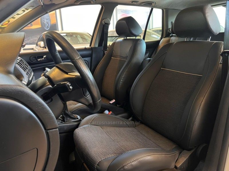 VOLKSWAGEN GOLF 1.6 MI SPORT 8V 2010/2010 AUTOGRIF MOTORS CAMPO BOM / Carros no Vale