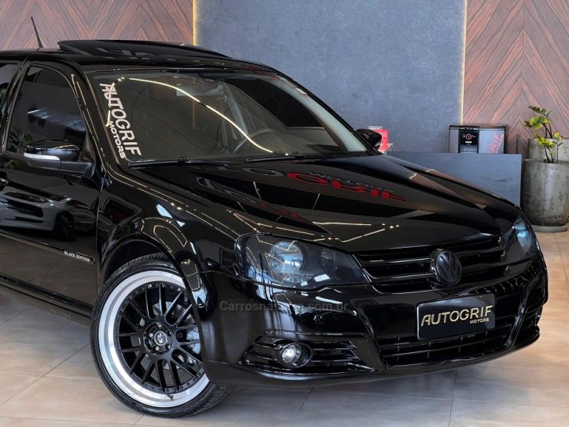 VOLKSWAGEN GOLF 2.0 MI BLACK EDITION 8V TIPTRONIC 2012/2013 AUTOGRIF MOTORS CAMPO BOM / Carros no Vale