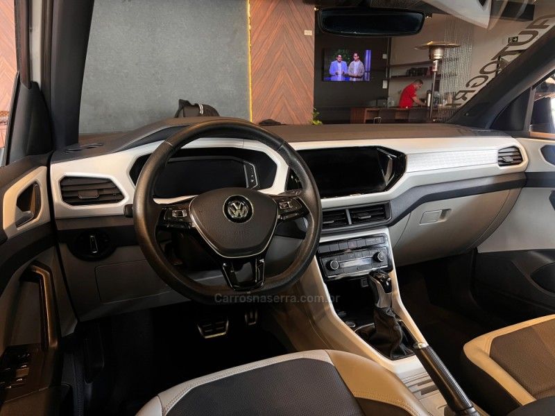 VOLKSWAGEN T-CROSS 1.4 HIGHLINE TSI 16V 2021/2021 AUTOGRIF MOTORS CAMPO BOM / Carros no Vale