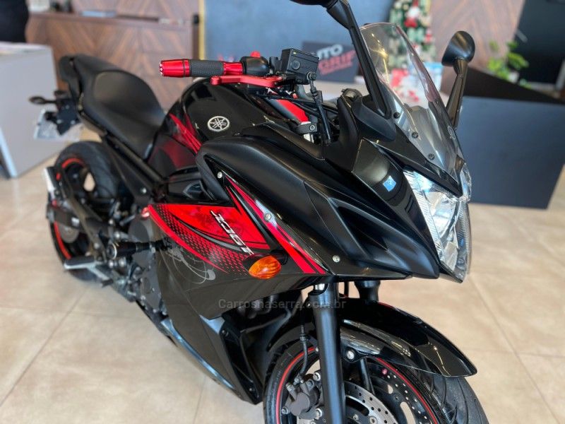 YAMAHA XJ6 F ABS 2011/2012 AUTOGRIF MOTORS CAMPO BOM / Carros no Vale
