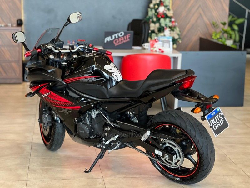 YAMAHA XJ6 F ABS 2011/2012 AUTOGRIF MOTORS CAMPO BOM / Carros no Vale