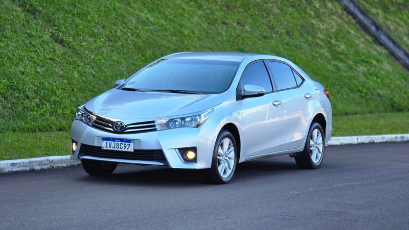 Toyota Corolla GLi 1.8 16V 2014/2015 AUTO NÍVEL VEÍCULOS SANTA CRUZ DO SUL / Carros no Vale