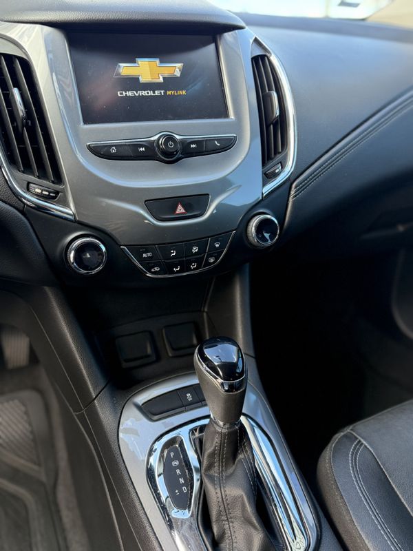 CHEVROLET CRUZE LT 1.4 16V Turbo 2018/2018 ATUAL VEÍCULOS VISTA ALEGRE DO PRATA / Carros no Vale