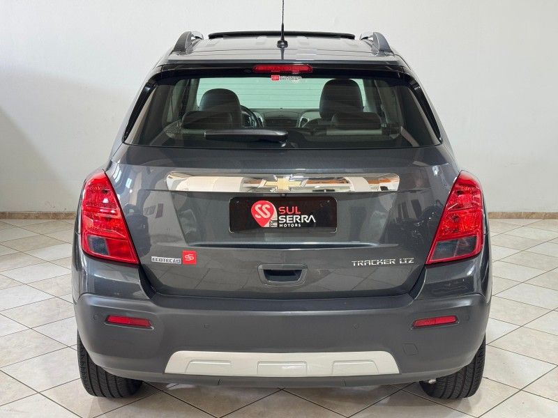 CHEVROLET TRACKER 1.8 MPFI LTZ 4X2 16V 2015/2015 SUL SERRA MOTORS CAXIAS DO SUL / Carros no Vale