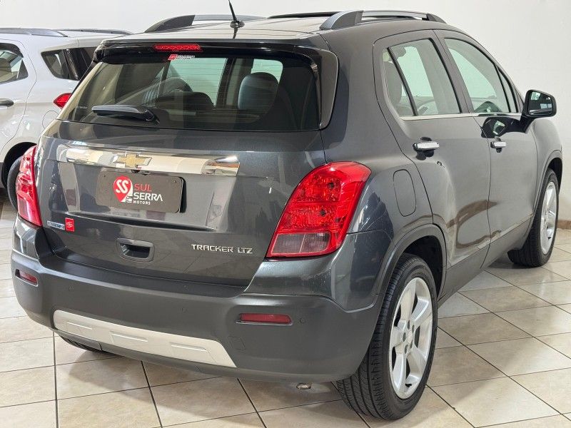 CHEVROLET TRACKER 1.8 MPFI LTZ 4X2 16V 2015/2015 SUL SERRA MOTORS CAXIAS DO SUL / Carros no Vale