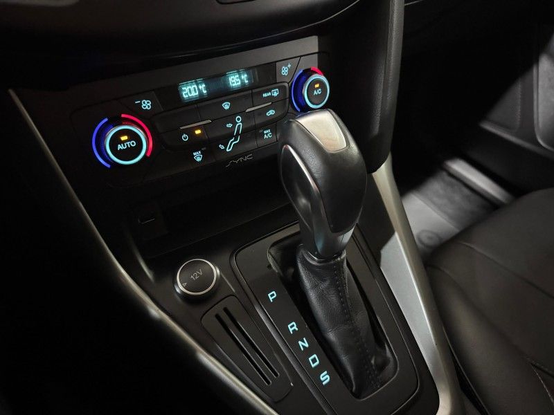FORD FOCUS 2.0 SE PLUS 16V 2016/2017 SUL SERRA MOTORS CAXIAS DO SUL / Carros no Vale