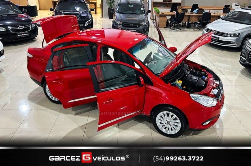FIAT GRAND SIENA 1.6 MPI ESSENCE 16V 2014/2014 GARCEZ VEÍCULOS BENTO GONÇALVES / Carros no Vale