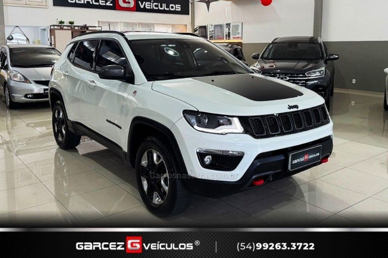 JEEP COMPASS 2.0 16V TRAILHAWK 4X4 2017/2018 GARCEZ VEÍCULOS BENTO GONÇALVES / Carros no Vale