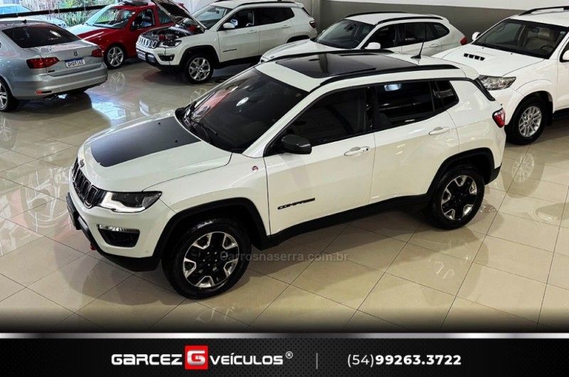 JEEP COMPASS 2.0 16V TRAILHAWK 4X4 2017/2018 GARCEZ VEÍCULOS BENTO GONÇALVES / Carros no Vale