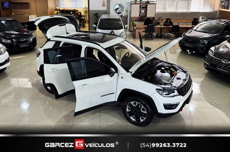 JEEP COMPASS 2.0 16V TRAILHAWK 4X4 2017/2018 GARCEZ VEÍCULOS BENTO GONÇALVES / Carros no Vale