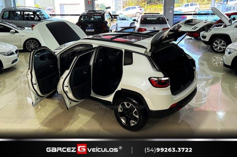 JEEP COMPASS 2.0 16V TRAILHAWK 4X4 2017/2018 GARCEZ VEÍCULOS BENTO GONÇALVES / Carros no Vale